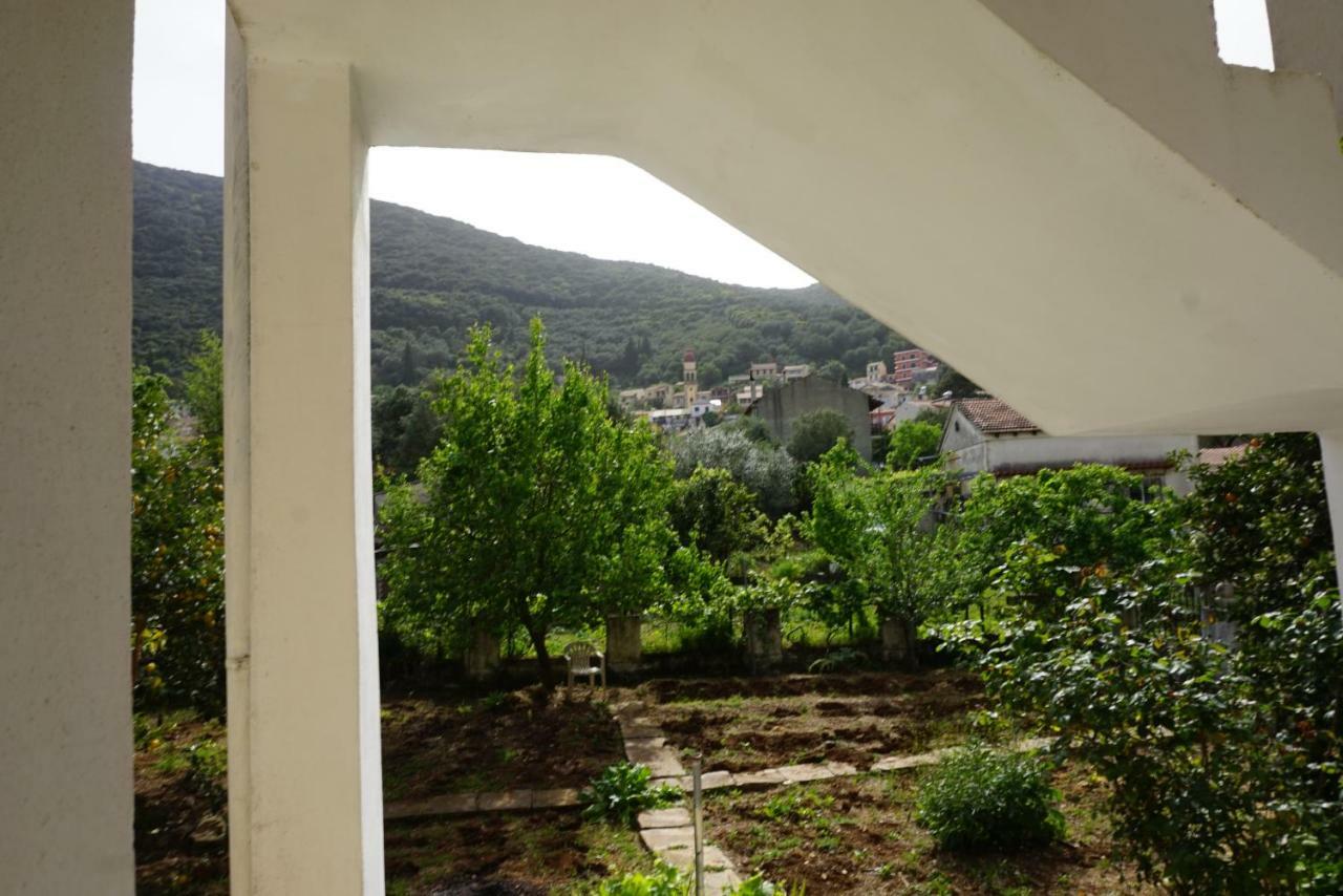 Apartamento J&B Countryside Life Ágios Matthaíos Exterior foto
